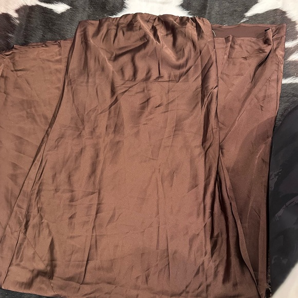 NWOT  SHOW ME YOUR MUMU-Taylor Tube Maxi Dress Color:Chocolate Satin Size: XL - Picture 8 of 10